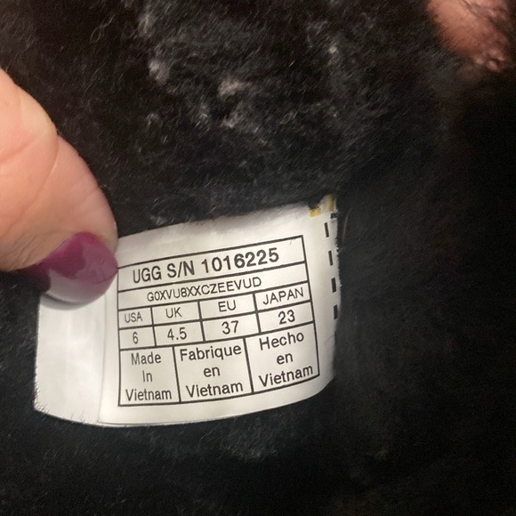 UGG Bailey Bow Size 6 - Picture 11 of 17